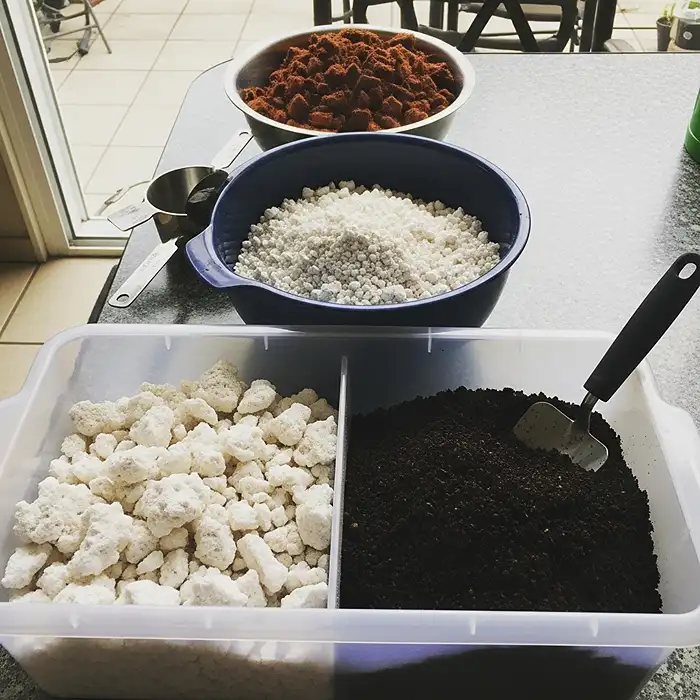 DIY potting soil mix ingredients for container vegetable gardening